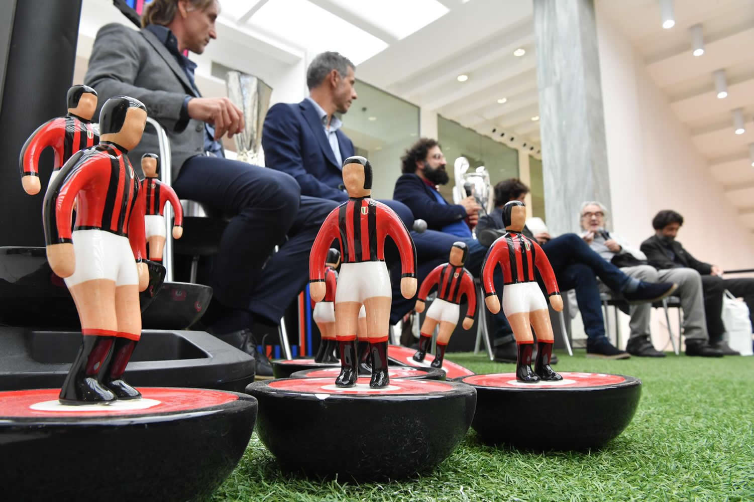 01ott_MilanoCalcioCity_FilosofiaDelPallone2