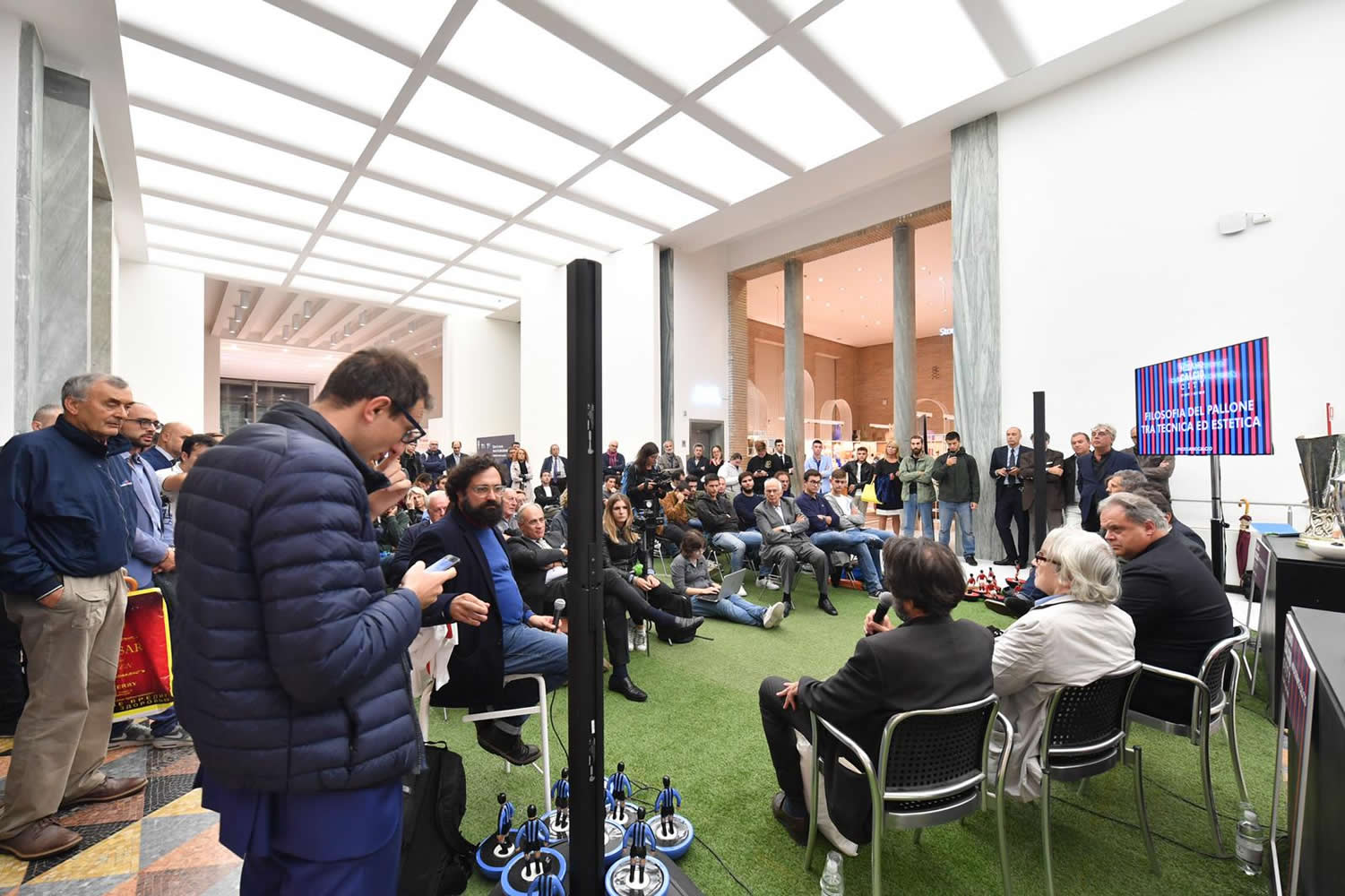 01ott_MilanoCalcioCity_FilosofiaDelPallone3