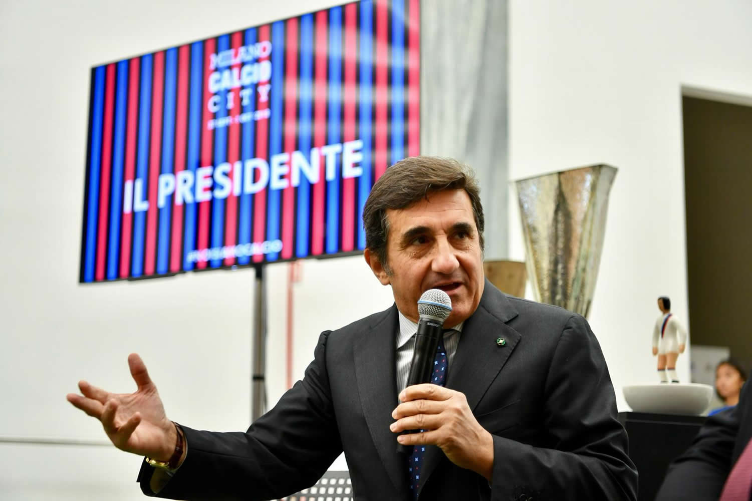 01ott_MilanoCalcioCity_IlPresidente3