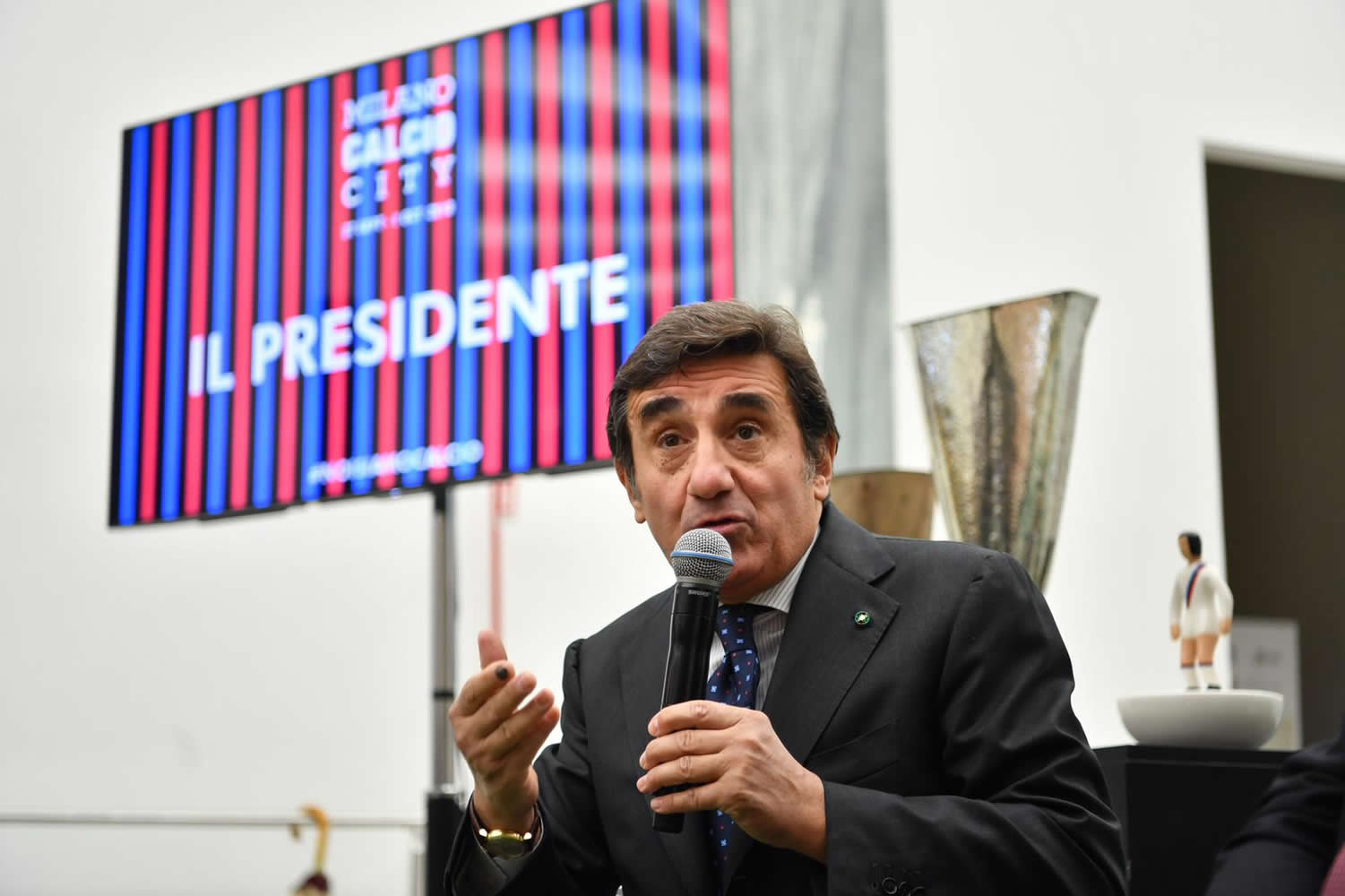 01ott_MilanoCalcioCity_IlPresidente4