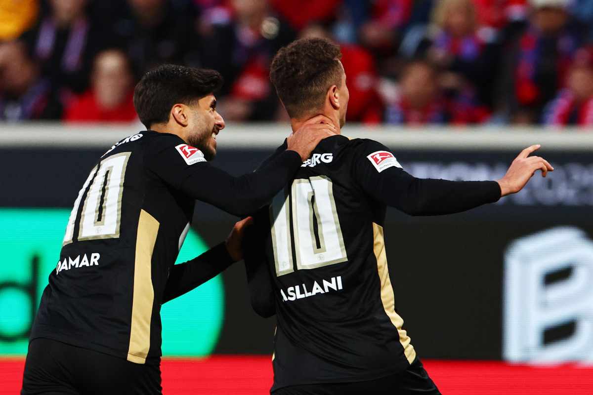 Damar e Asllani esultano