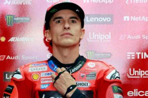 Marquez nel box