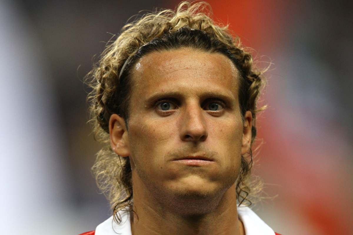 Momenti di paura per Diego Forlan in Uruguay, cosa è successo in campo all'ex Inter
