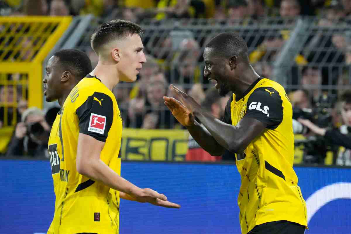 Schlotterbeck esulta con un compagno